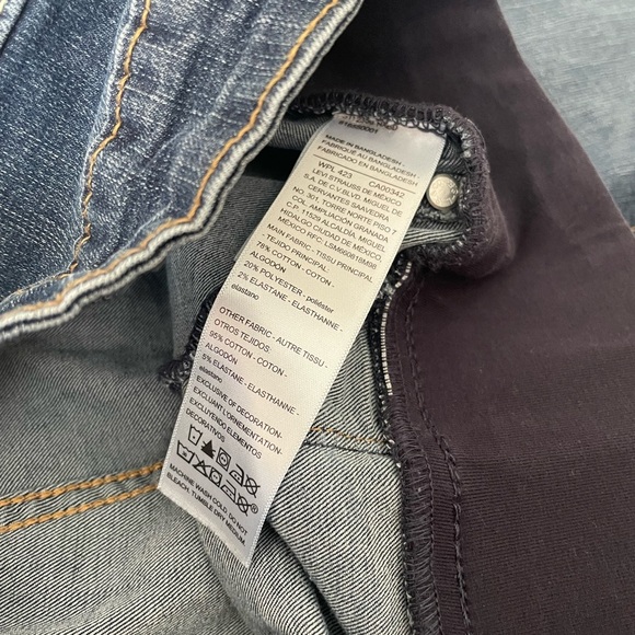 Signature Levi Strauss Women's Maternity Blue Jeans - Picture 4 of 5